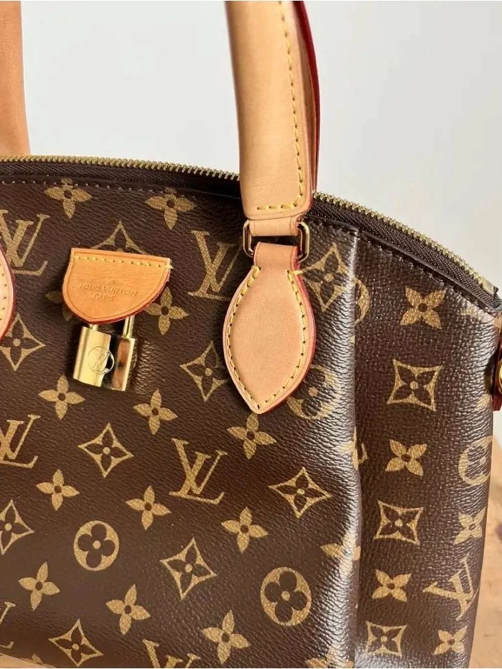 Louis Vuitton Rivoli
Monogram Satchel 
Handbag MB4779 - Picture 2 of 13